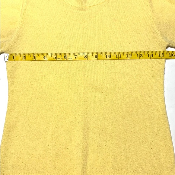 Light Yellow Ribbed Short Sleeves Knit Sweater Size 2 - Picture 8 of 9